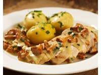 Parelhoenfilet in Groot Jachtmeester saus